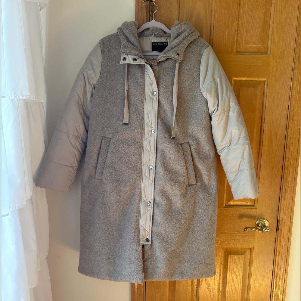 NWT🤍 Bernardo🤍woman’s coat , size M